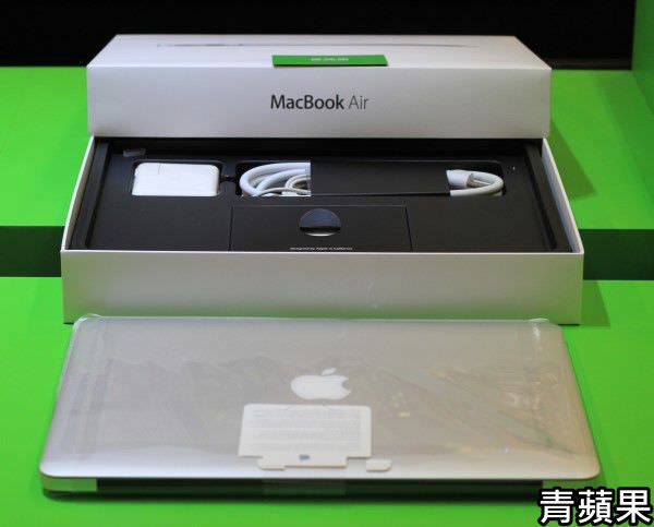青蘋果 Macbook Air - 2